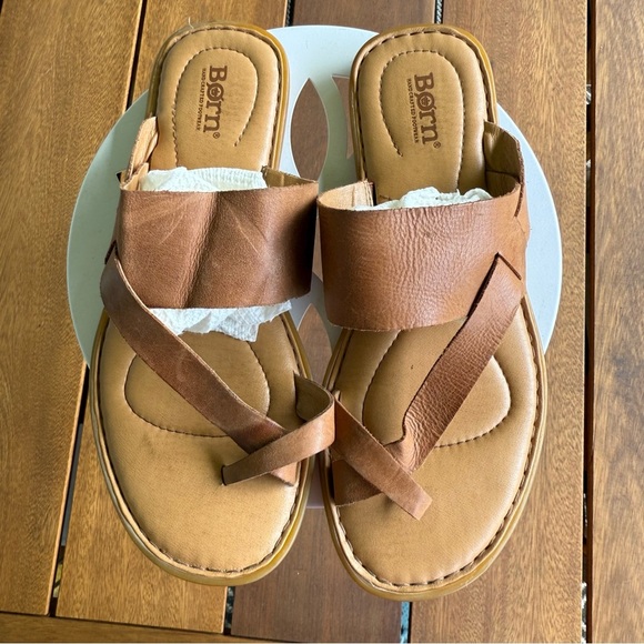 Born Veda Comfort Tan Leather Sandals Flip Flops Size 10M - Picture 3 of 15